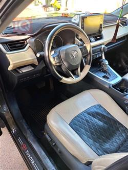 تۆیۆتا ڕاڤ 4